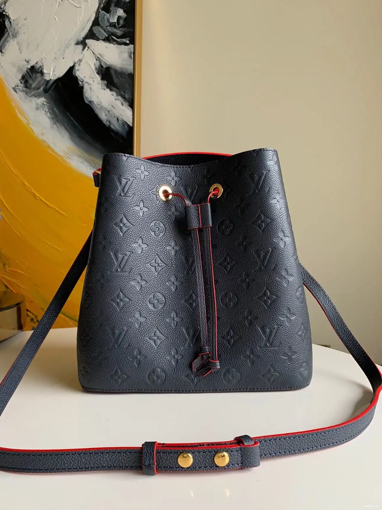 WIS MM NEONOE LOUIS VUITTON 0518
